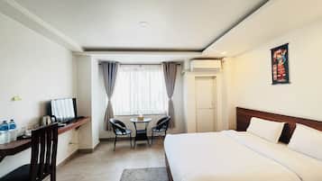 Deluxe Double Room, Balcony, Mountain View | Desk, free WiFi