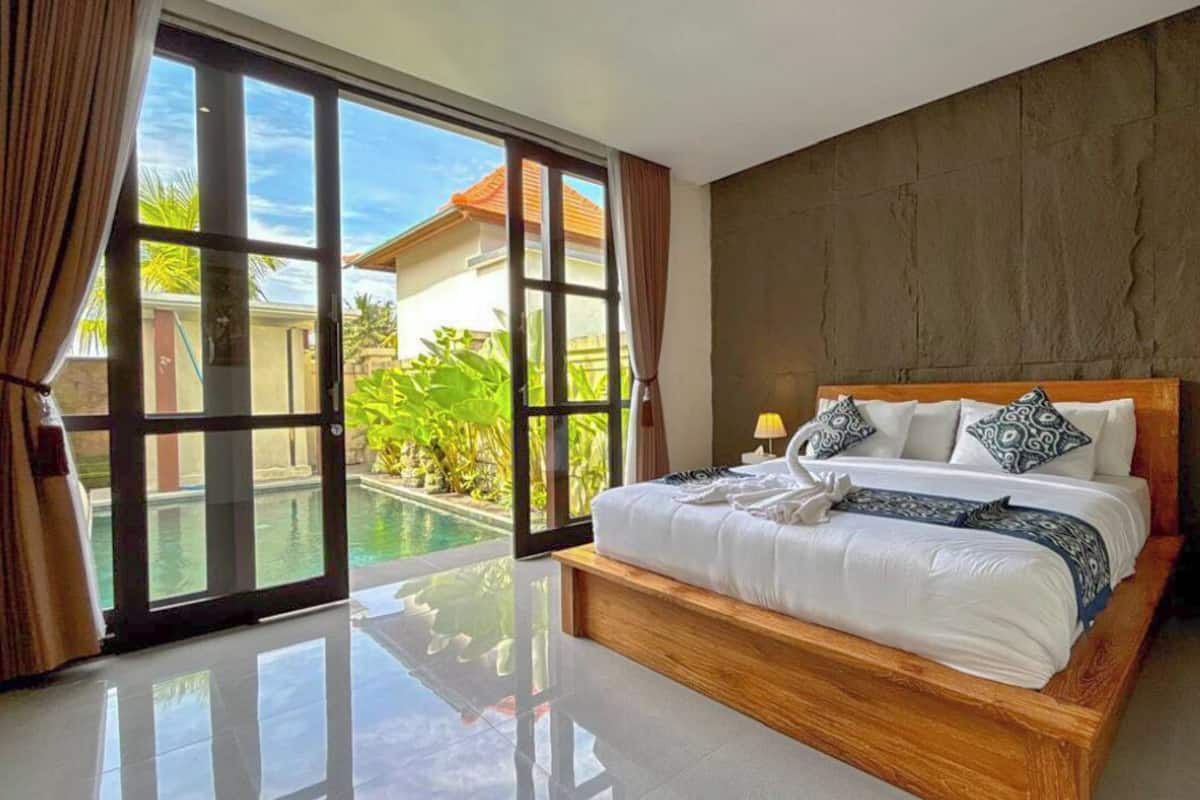 Luxury Villa, 2 Bedrooms, Kitchenette, Pool View | Free WiFi