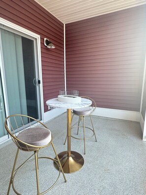 Terrace/patio - Stylish 4BR/2.5BA home for up to 10 guests with kitchen, patio, and workspace. (Glen Allen)