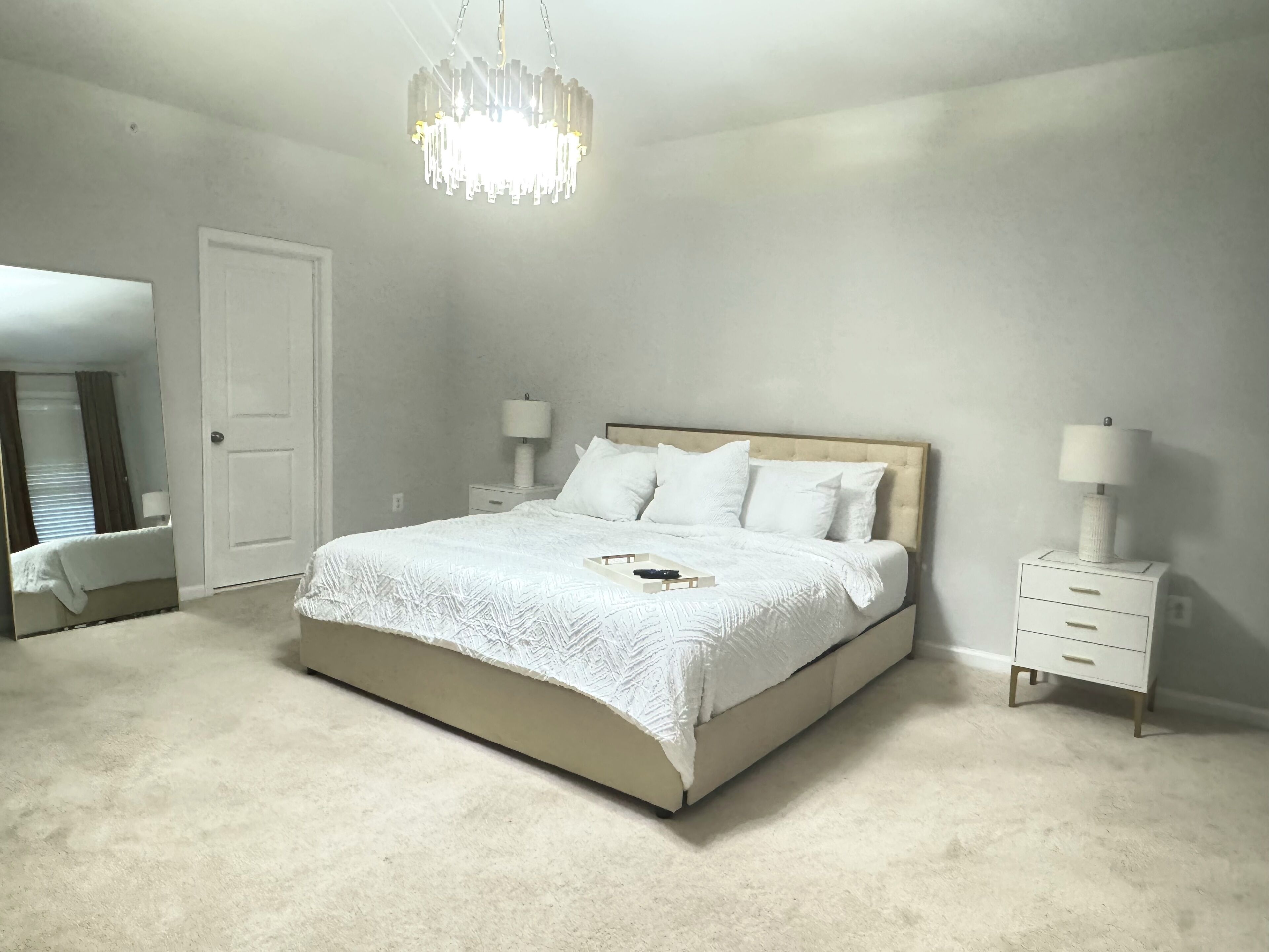 4 chambres, fer et planche à repasser, accès au Wi-Fi (inclus)