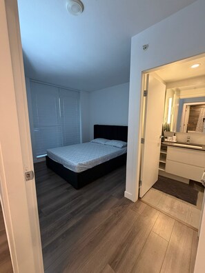 2 habitaciones, tabla de planchar con plancha y wifi 