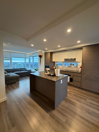 New 2 Bedroom Home Near Parks + Transit @skytrain &Plaza