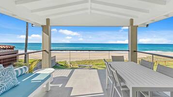 Departamento, vista a la playa | Restaurante al aire libre