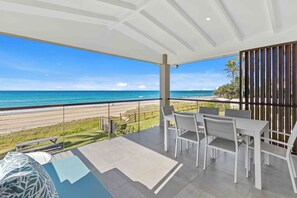 อพาร์ทเมนท์, วิวชายหาด | รับประทานอาหารกลางแจ้ง