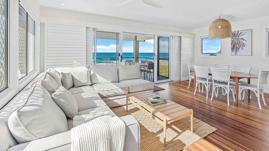 Thirty-Nine Albatross - Apartment 8