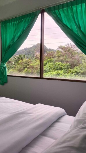 Comfort Double Room, Hill View - Mountain View Hostel - Krabi Airport (Krabi)
