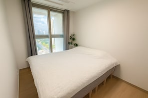 2 chambres, fer et planche à repasser, Wi-Fi, draps fournis