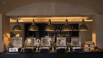 Free daily cooked-to-order breakfast