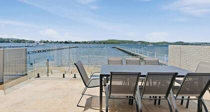 Saltwater - Shared Jetty Access