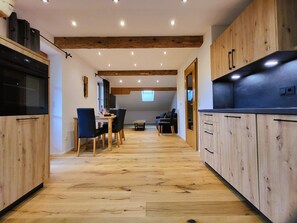 Dining - Vacation apartment Bergblick 45 sqm for 1-2 persons, quiet central location (Grassau)