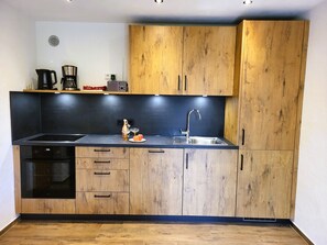Fridge, oven, stovetop, dishwasher - Vacation apartment "TONI" for 1-2 persons (Grassau)