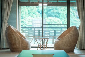 高级套房, 私人浴室, 山景 | 住宿内部