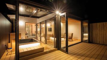 Luxury Suite, Private Bathroom, Mountain View | Terrace/patio