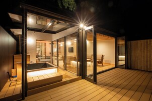 奢华套房, 无烟房, 山景 (Japanese-Style, Hotspring, Sunroom) | 露台