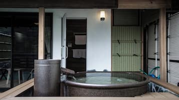 Deluxe Suite, Private Bathroom, Mountain View | Spa