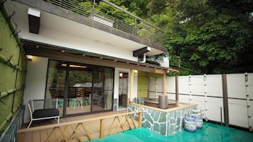 Deluxe Suite, Private Bathroom, Mountain View | Terrace/patio