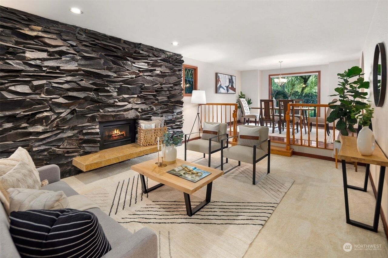 Smart TV, fireplace, ping pong