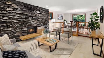 Smart TV, fireplace, ping pong