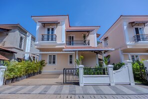 Exterior - ELIVAAS Cygnus 4BHK With Pvt Pool (Mapusa)