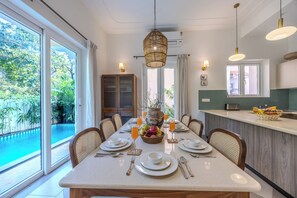 Dining - ELIVAAS Cygnus 4BHK With Pvt Pool (Mapusa)