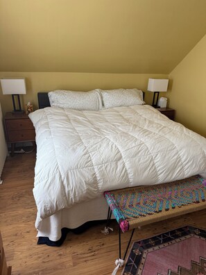 2 bedrooms, WiFi, bed sheets - Cozy home in Westbrook close to beaches and Portland. (Westbrook)