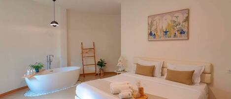 Rabbit 5 (with Bathtub) | Free WiFi