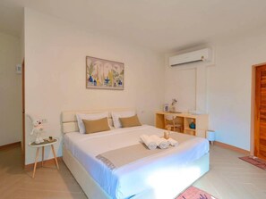 Rabbit 5 (with Bathtub) - Rabbit Villa Bangsaray (Sattahip)