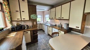 Fridge, microwave, oven, dishwasher - Pet-Friendly Cottage Near Mourne Mountains,  Entire Home in Ballyward,  UK. (Ballyward)