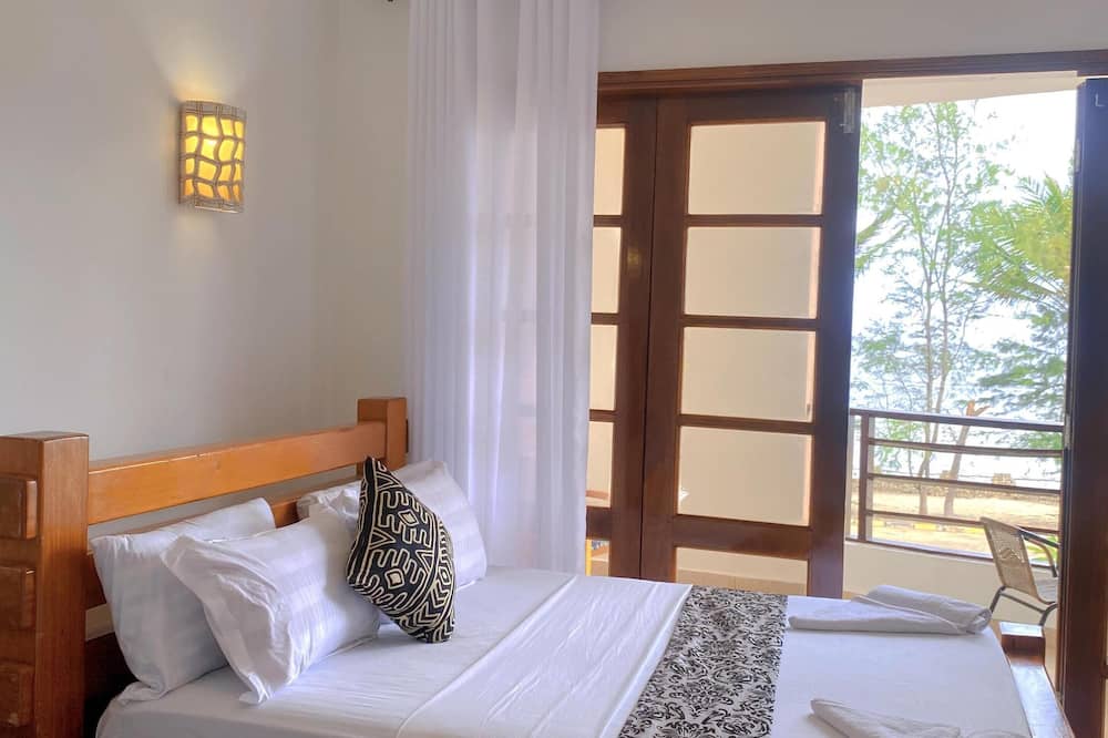 The La Mera Beach Apartments