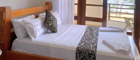 Bureau, espace de travail pour ordinateur portable