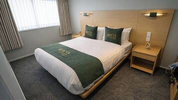 Desk, laptop workspace, free WiFi