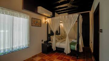 5 bedrooms, WiFi, bed sheets