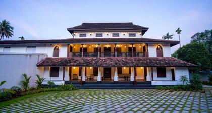 Spacious 5-bedroom hotel in gorgeous Chalakudy with AC