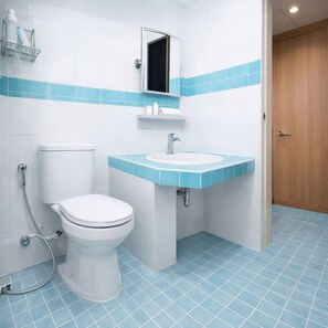 Private Standard double bed room AC with share Bathroom | Bathroom - Baan Kamala Backpacker (Kamala)