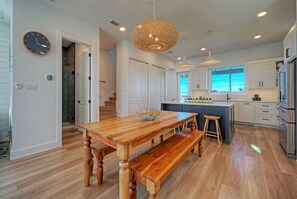 Dining - Shared Pool + Golf Cart Boardwalk Beach Access | Near Beach | Dune & Done (Port Aransas)
