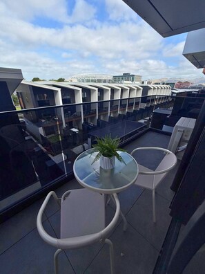 Outdoor dining - Contemporary City Living on Manchester Street (Christchurch)