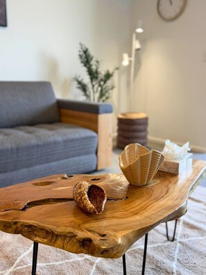 TV - Contemporary City Living on Manchester Street (Christchurch)