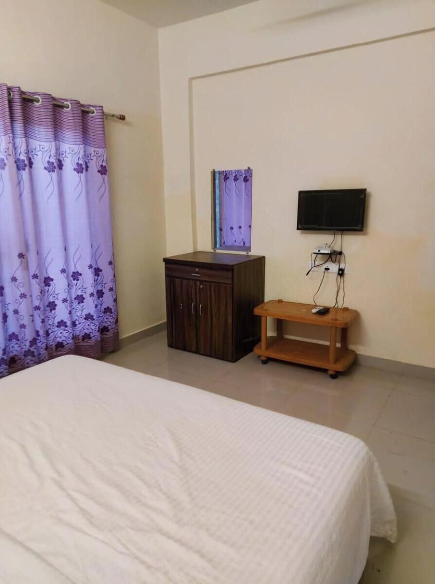 Iron/ironing board, free WiFi