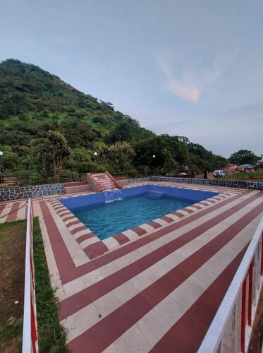 The shelar's Royal inn