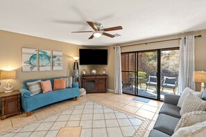 Smart TV - PCB Condo Near Pier Park + Pool + Pickleball Court | Beachwalk 10B by AvantStay (Panama City Beach)