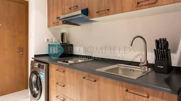 Apartment, Balcony | Private kitchen