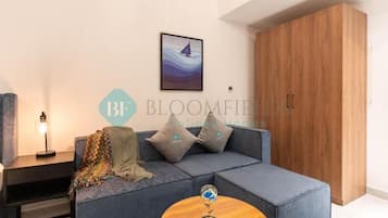 Apartment, Balcony | Living area