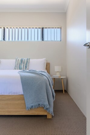 4 chambres, fer et planche à repasser, Wi-Fi, literie fournie