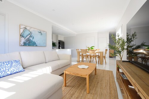 Family Oasis by the River in Riverton