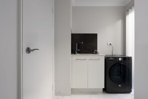 Interior - Family Oasis by the River in Riverton (Riverton)