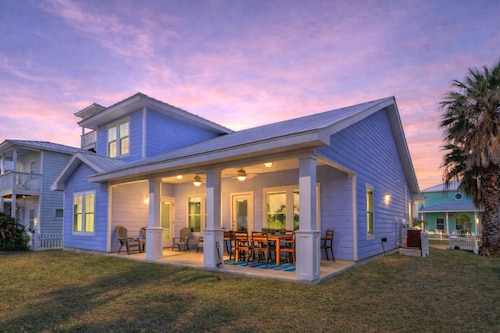 Pool + Boardwalk Access, Pond View • Walk to Beach | Mustang Royale by AvantStay