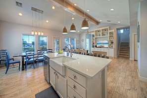 Dining - Pool + Boardwalk Access, Pond View • Walk to Beach | Mustang Royale by AvantStay (Port Aransas)