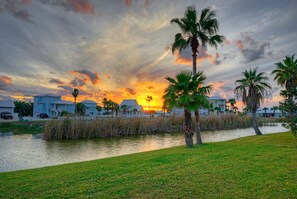 Property grounds - Pool + Boardwalk Access, Pond View • Walk to Beach | Mustang Royale by AvantStay (Port Aransas)