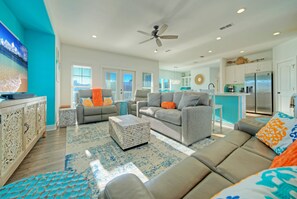 Smart TV, table football, ping pong - Private Pool + Beach Access • Game Room | Barking Shark (Port Aransas)