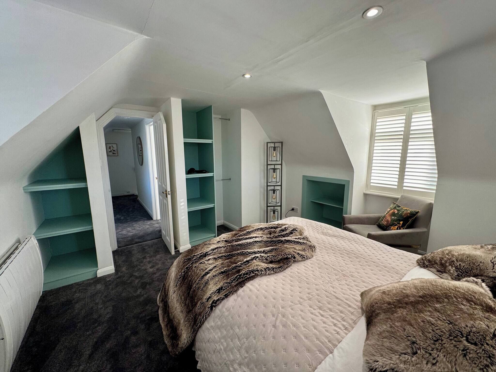 2 bedrooms, iron/ironing board, Internet, bed sheets